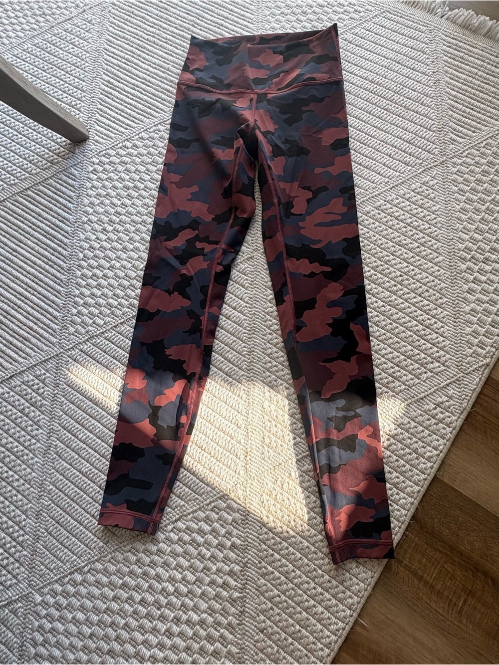lululemon athletica Womens Camo Leggings in Burgundy and Black